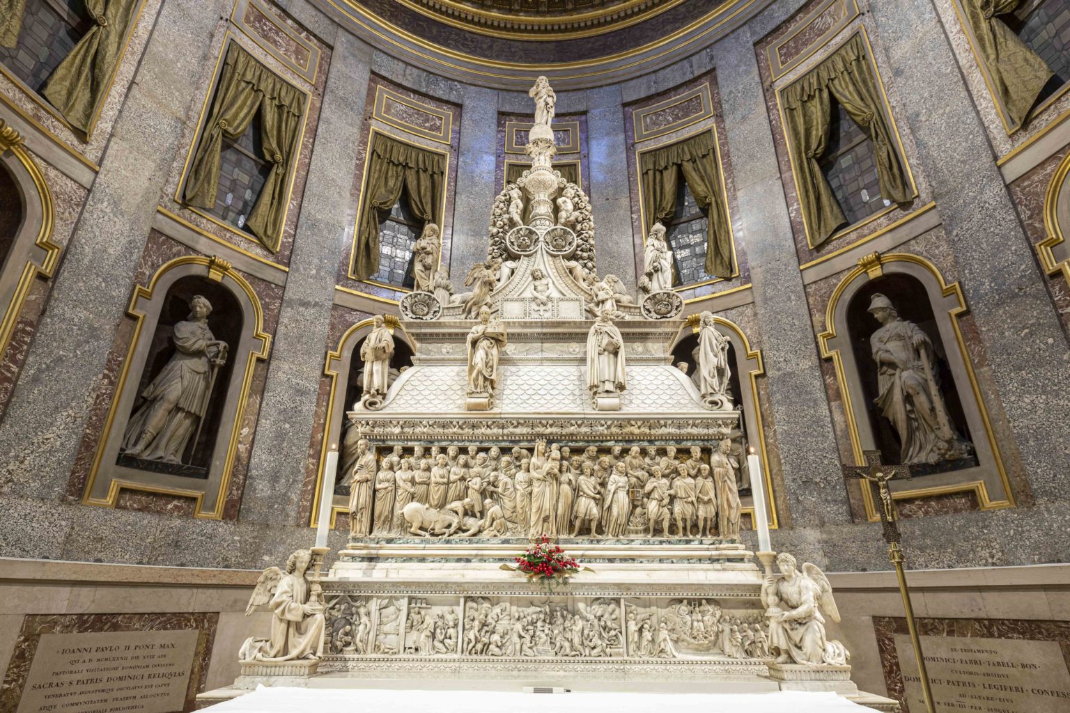 Personalizzazione corpi illuminanti intervento BOLOGNA- BASILICA S. DOMENICO